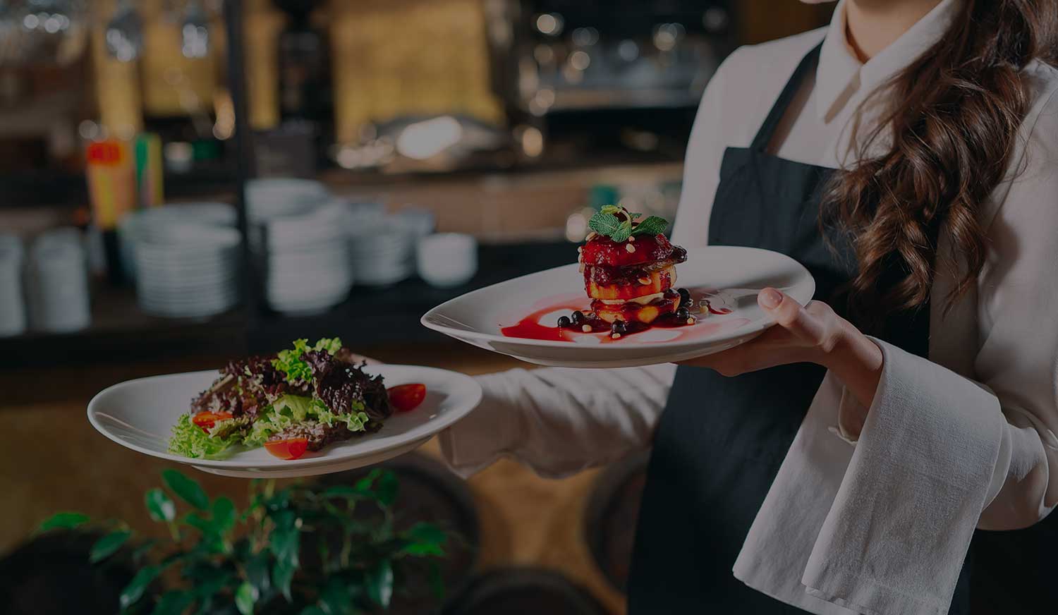 Elegantný interiér Grand Restaurant Pezinok pripravený na slávnostnú večeru
